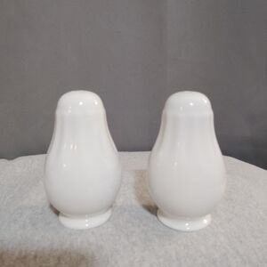 Mikasa Country Classic Bridal White Salt and Pepper Shaker Set